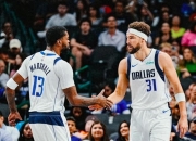 包含佛罗伦萨客场逆转胜利，实现主教练首秀的词条