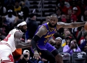 爱游戏课程-湖人险胜灰熊，詹姆斯威少双双