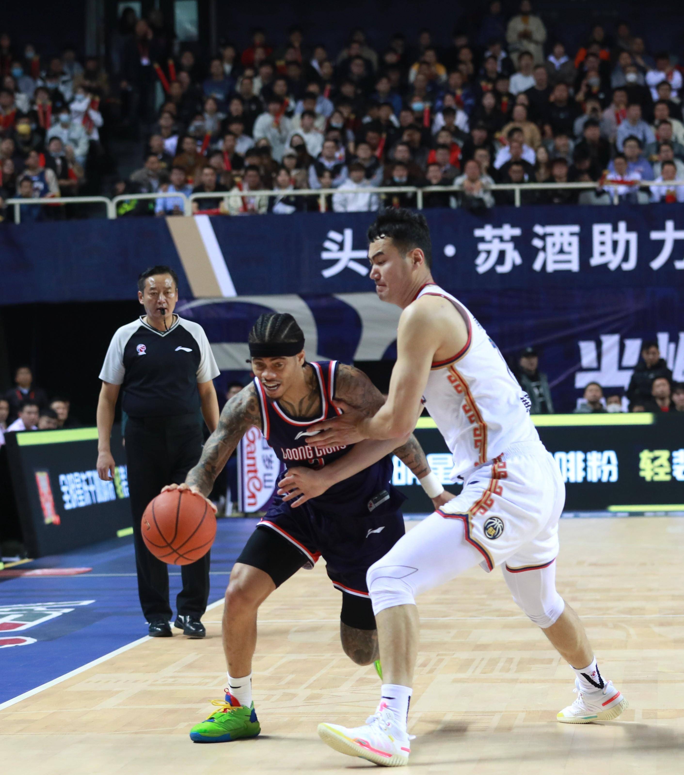 马赛客场逼平南特,联赛排名下滑的简单介绍 马赛客场逼平南特,联赛排名下滑的简单介绍