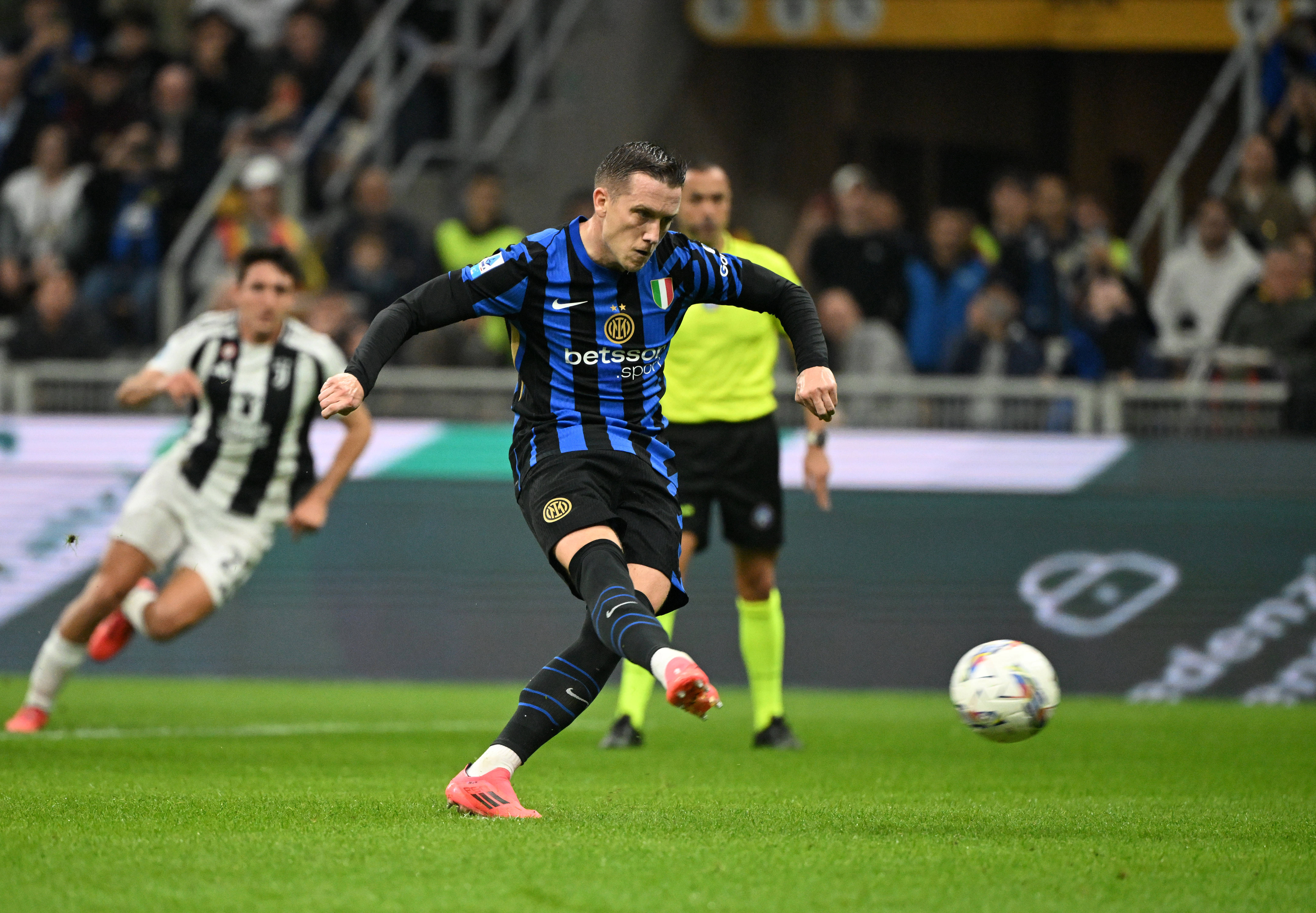 国际米兰确定引进顶级中场球员,加强中场实力备战新赛季的简单介绍 国际米兰确定引进顶级中场球员,加强中场实力备战新赛季的简单介绍