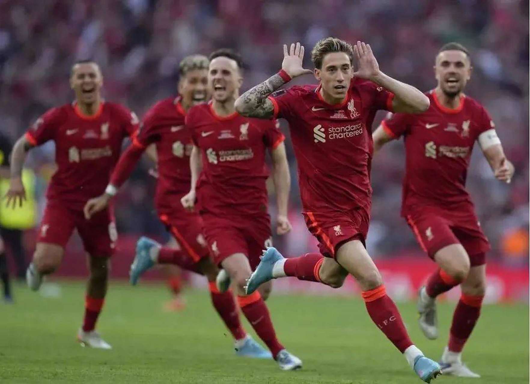 包含水晶宫客场大胜，豪取三分提升积分榜排名的词条