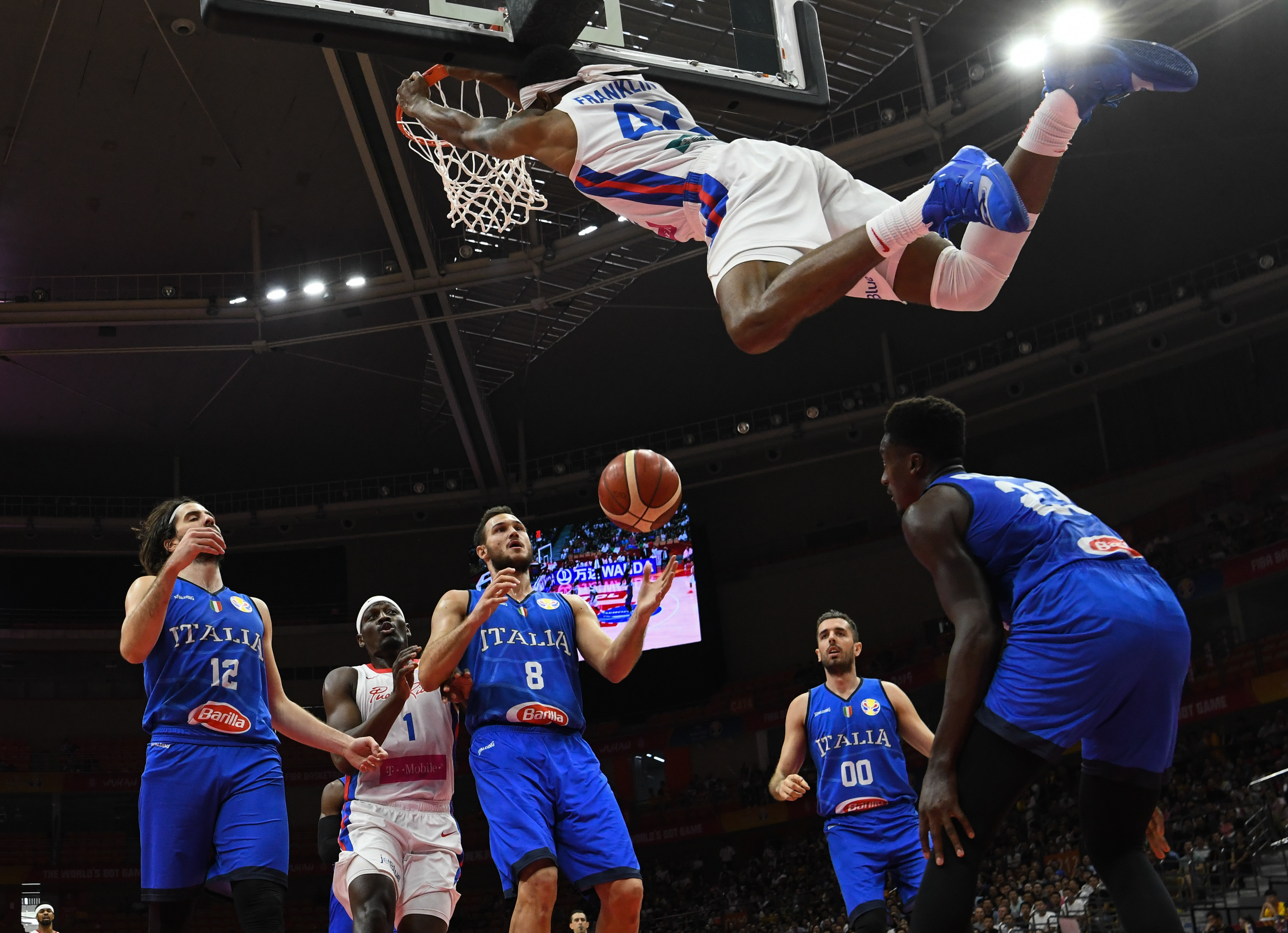 包含波多黎各球员尽力发挥，斩获荣誉的词条