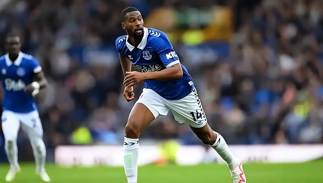 关于埃弗顿客场绝杀对手，英超前四形势愈发坚挺的信息