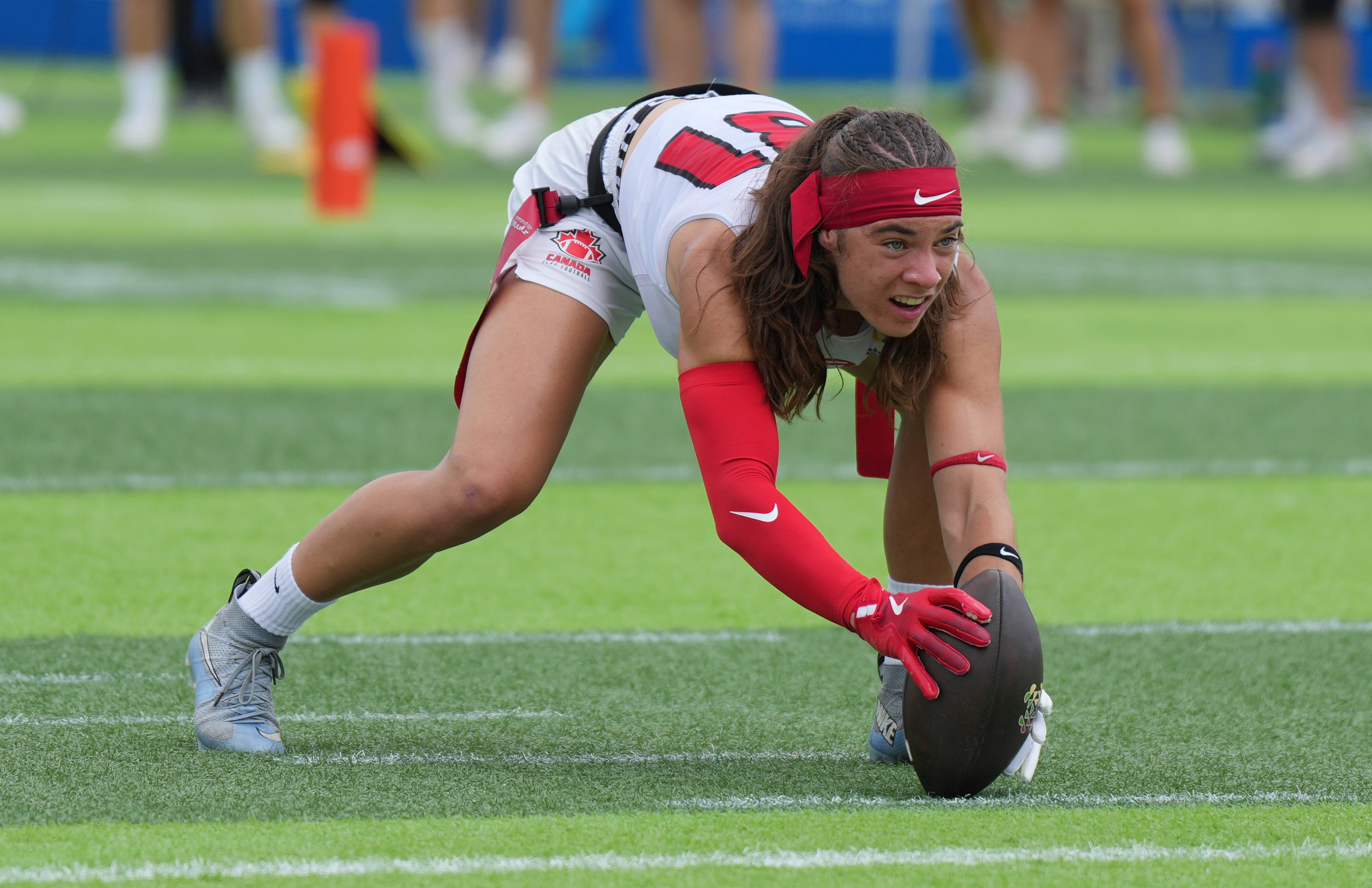 加拿大队在比赛中表现出色，取得胜利