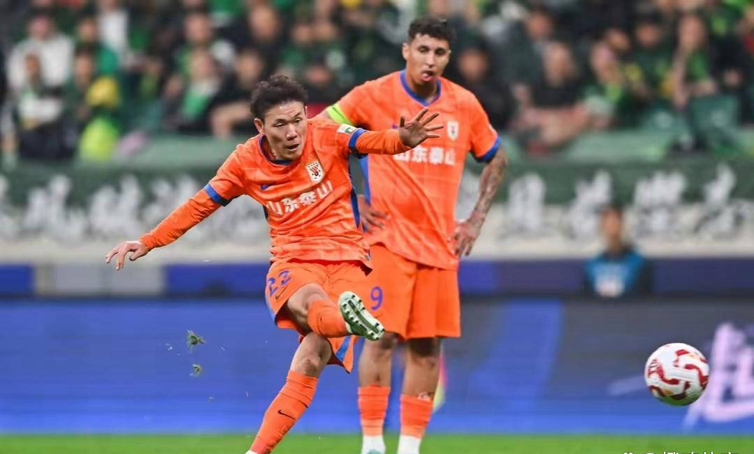 上海申花备战中,迎战山东海之队 上海申花备战中,迎战山东海之队