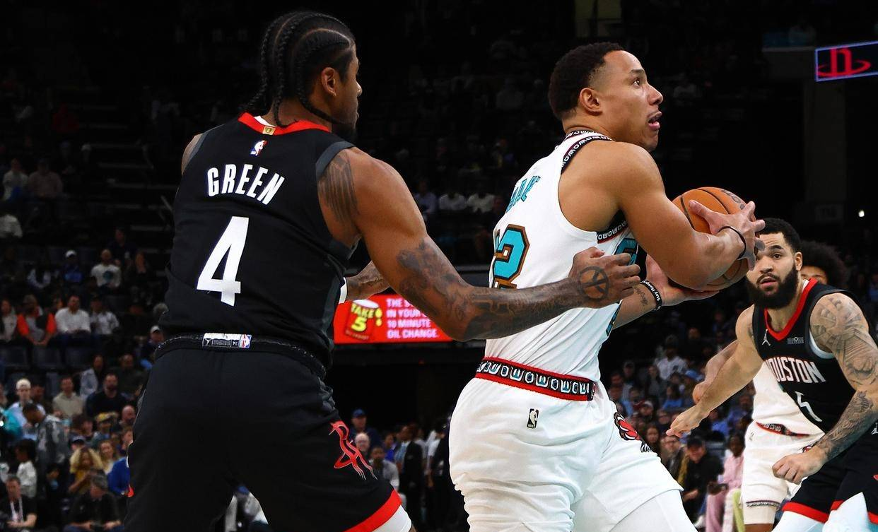 篮网队员合作默契,轻取灰熊夺得总冠军的简单介绍 篮网队员合作默契,轻取灰熊夺得总冠军的简单介绍