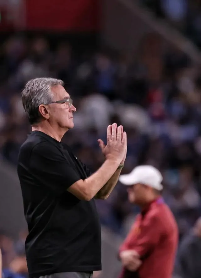 斯特拉斯堡主教练因红牌遭禁赛的简单介绍