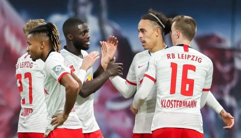 关于强强对话，看谁能笑到最后的信息